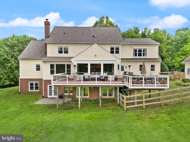 $1,785,000 | 16720 Sommertime Lane, Paeonian Springs, VA 20129