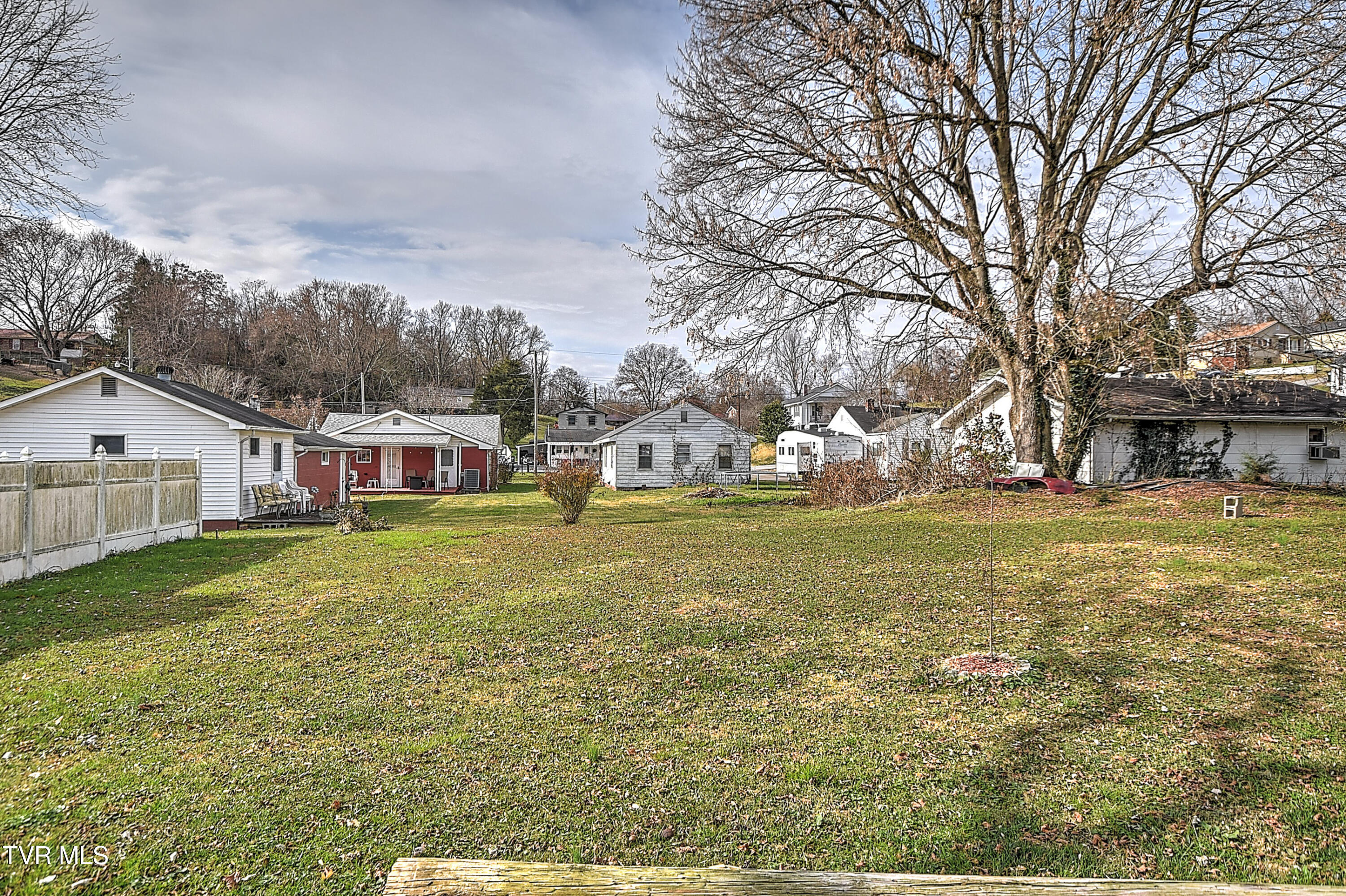 227 Old Beason Well Road Kingsport, TN 37660 - Photo 15 of 44 225 New Beason Well DP-40
