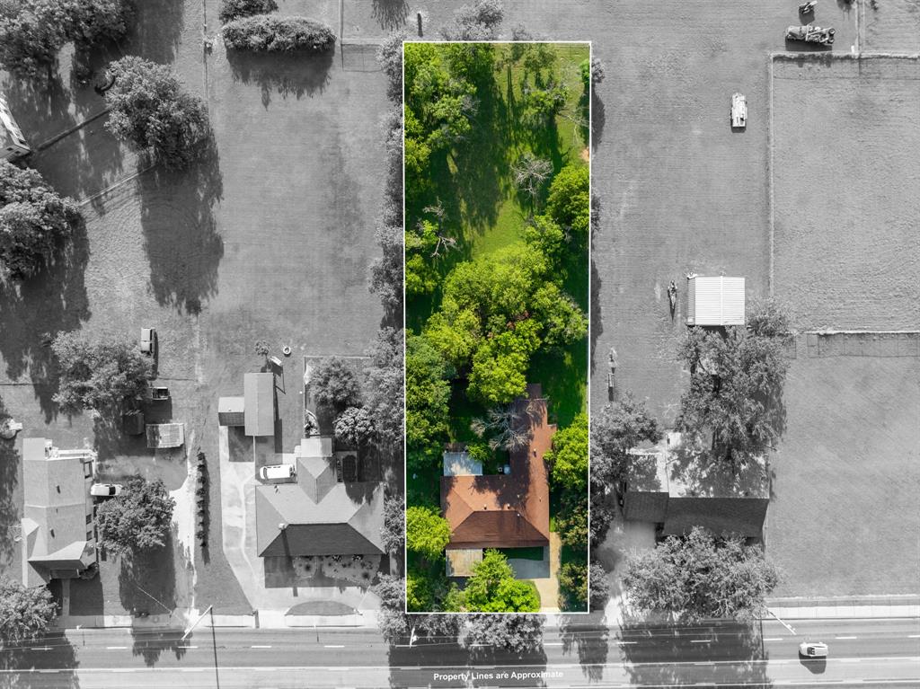 802 North Brazos Street Whitney, TX 76692 - Photo 33 of 33 an aerial view of multiple house