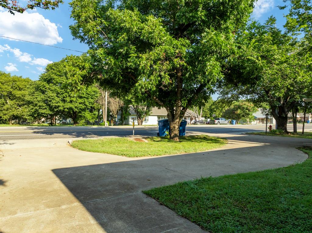 802 North Brazos Street Whitney, TX 76692 - Photo 4 of 33 a view of swimming pool with a yard