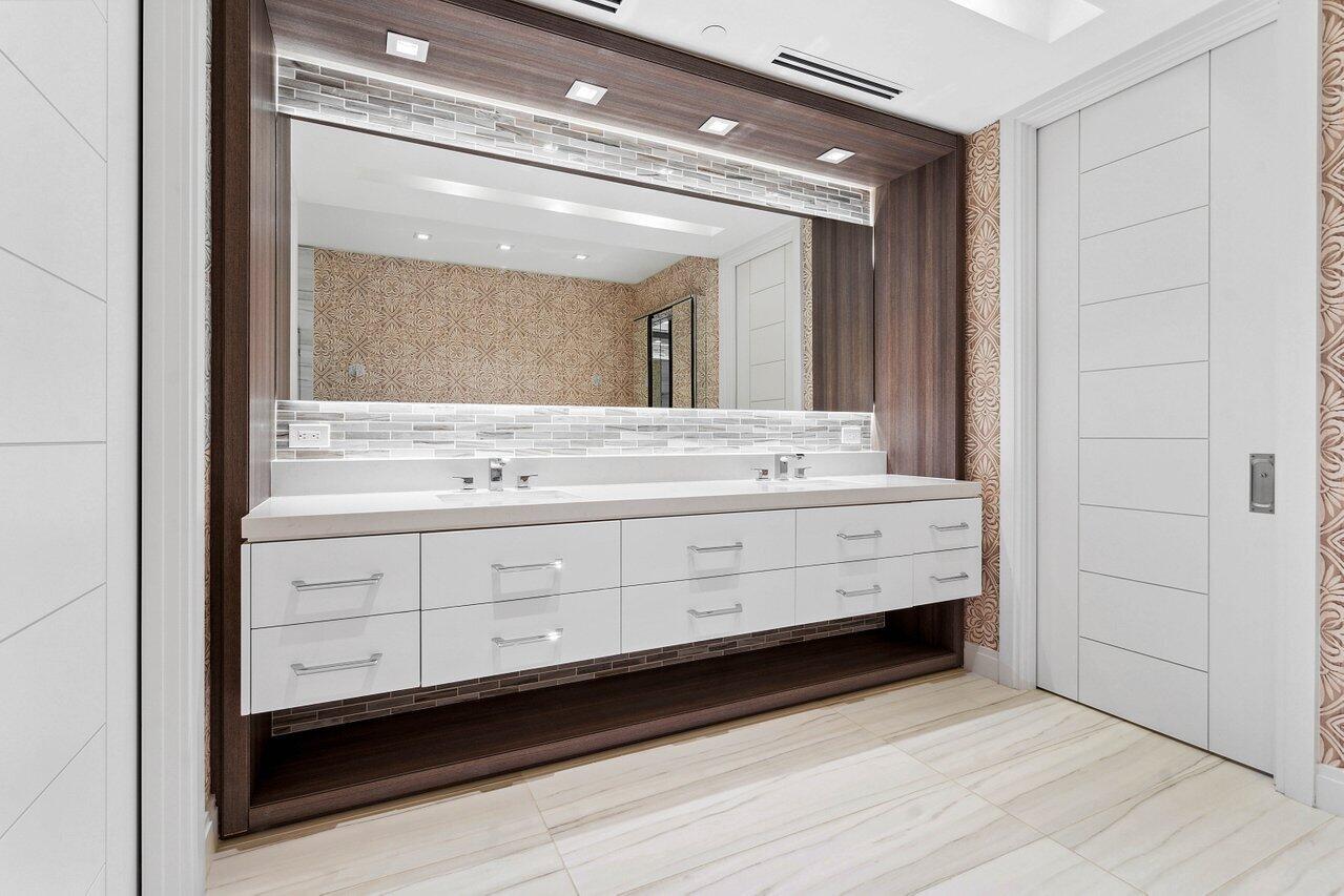 136 Mac Farlane Drive Delray Beach, FL 33483 - Photo 33 of 64 Primary Bath