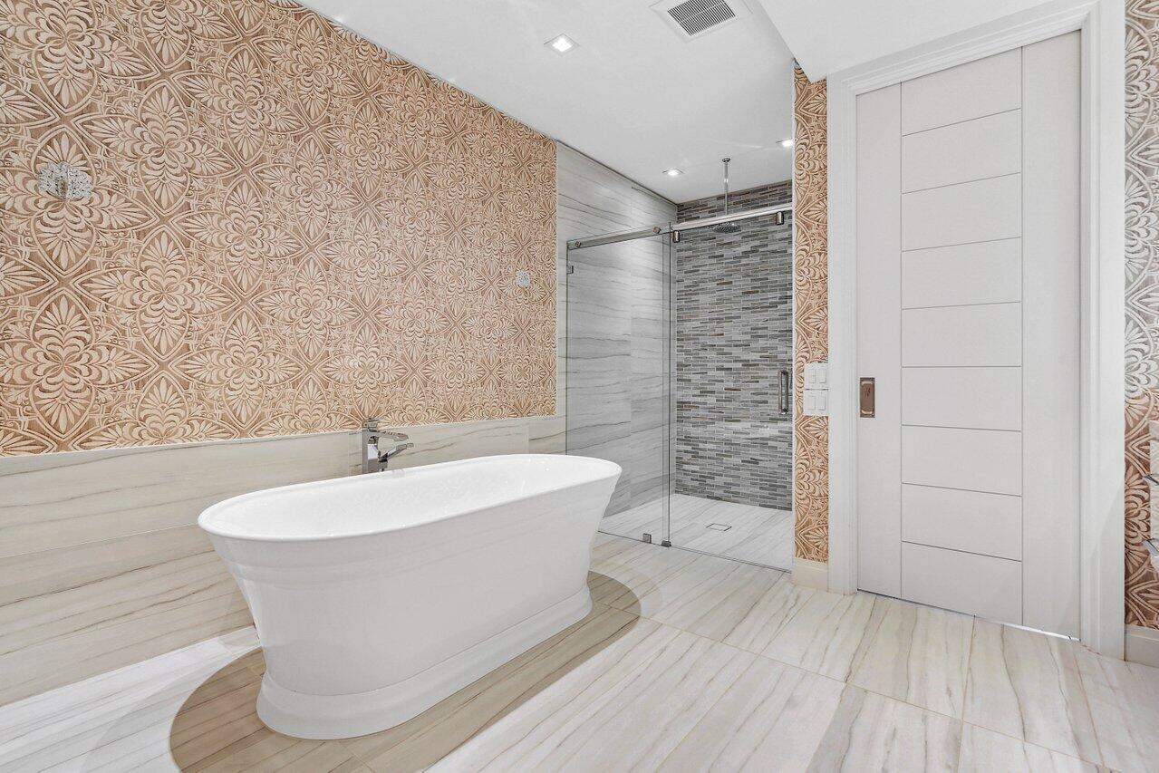 136 Mac Farlane Drive Delray Beach, FL 33483 - Photo 34 of 64 Primary Bath