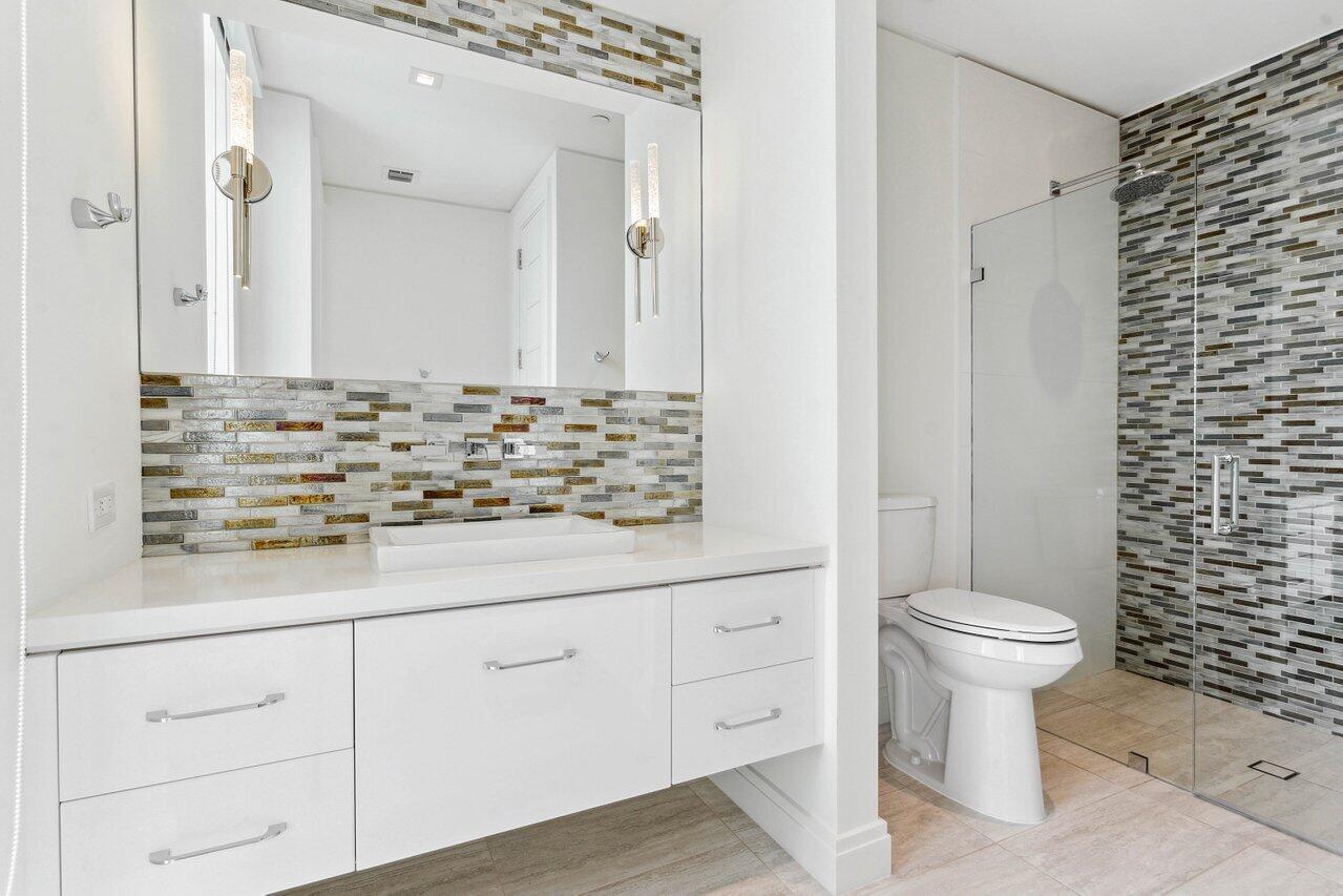 136 Mac Farlane Drive Delray Beach, FL 33483 - Photo 42 of 64 Guest Ensuite