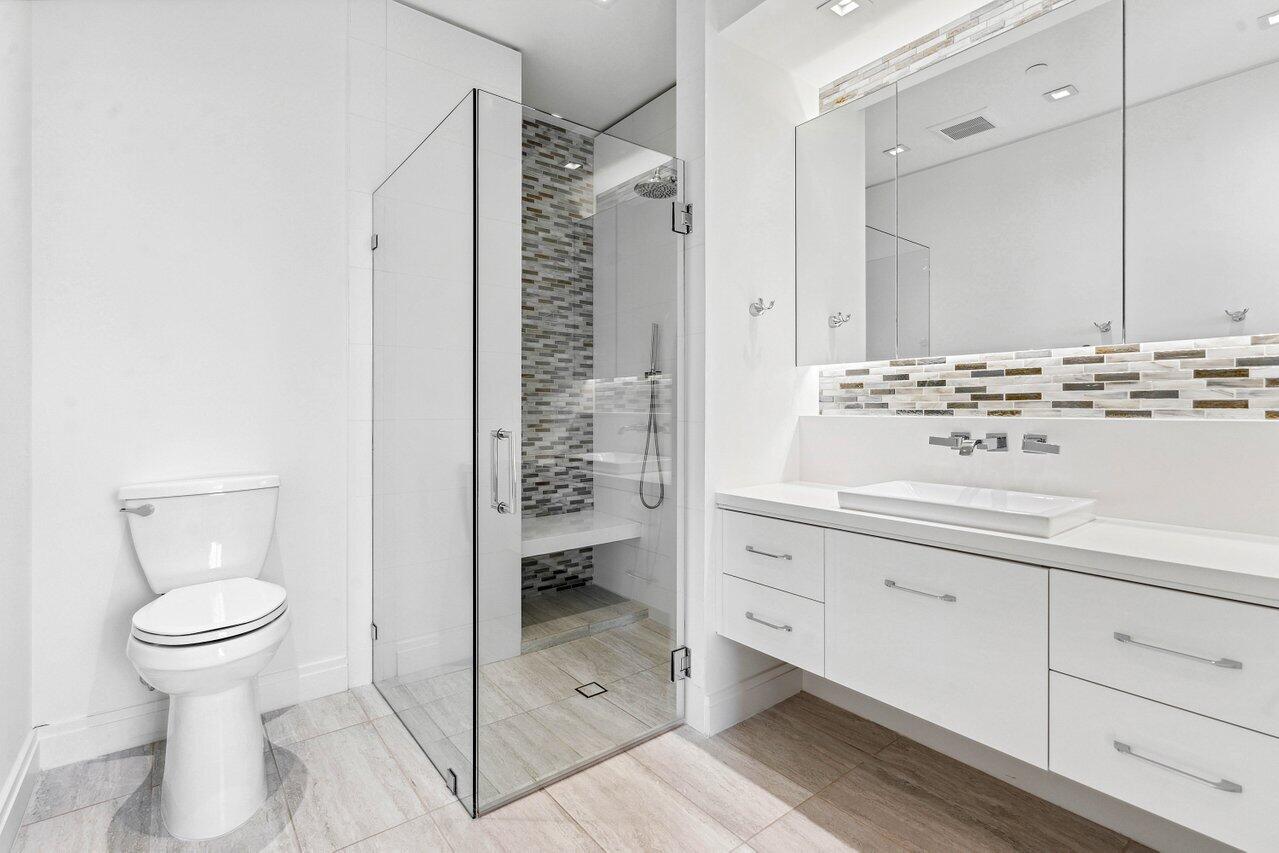 136 Mac Farlane Drive Delray Beach, FL 33483 - Photo 43 of 64 Guest Ensuite