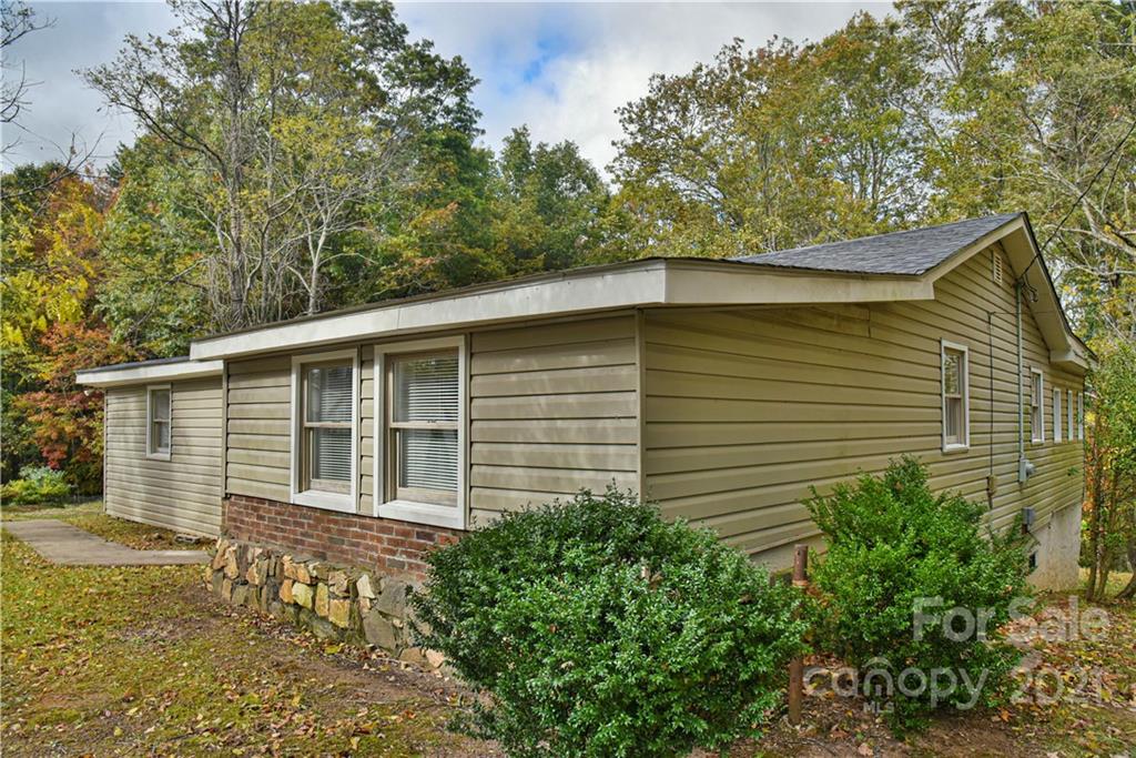 15 Myrtle Road Swannanoa, NC 28778 - Photo 1 of 26 Gallery Image 1