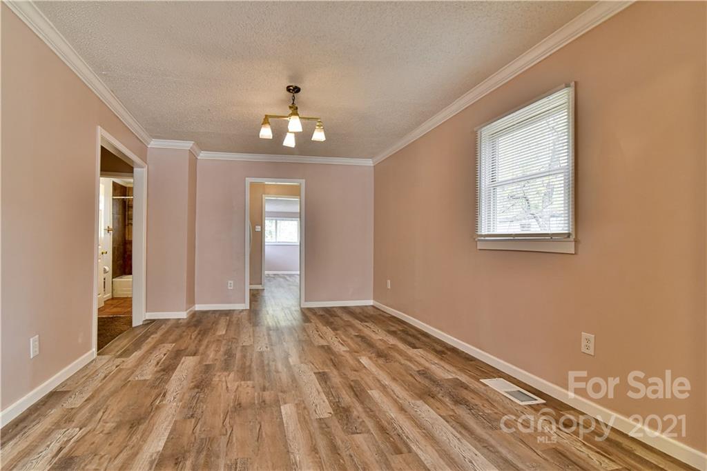 15 Myrtle Road Swannanoa, NC 28778 - Photo 2 of 26 Gallery Image 2