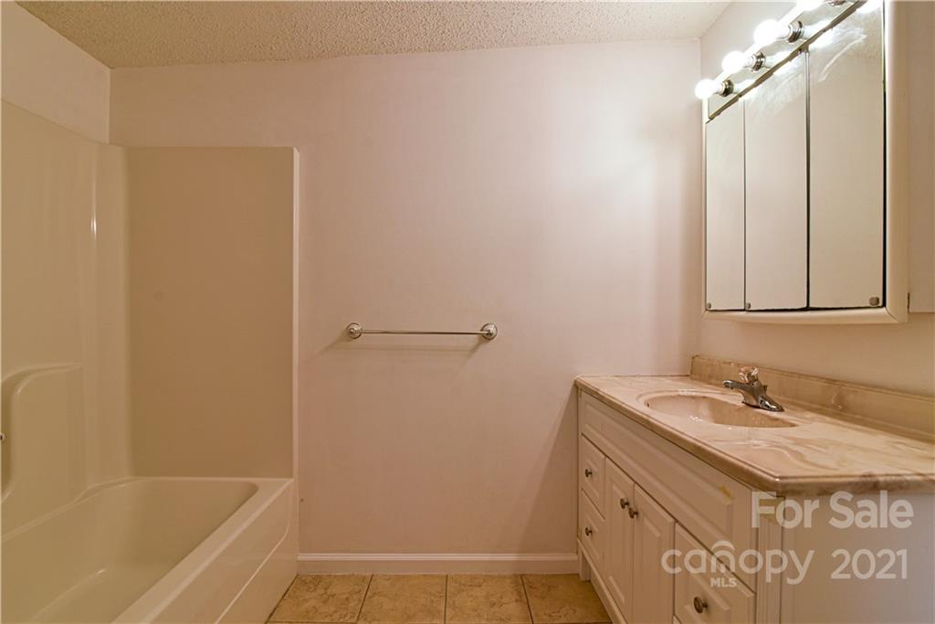 15 Myrtle Road Swannanoa, NC 28778 - Photo 14 of 26 Gallery Image 14