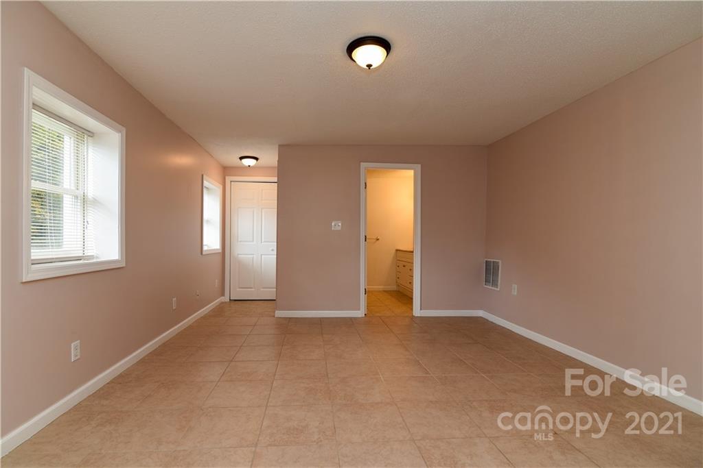 15 Myrtle Road Swannanoa, NC 28778 - Photo 15 of 26 Gallery Image 15