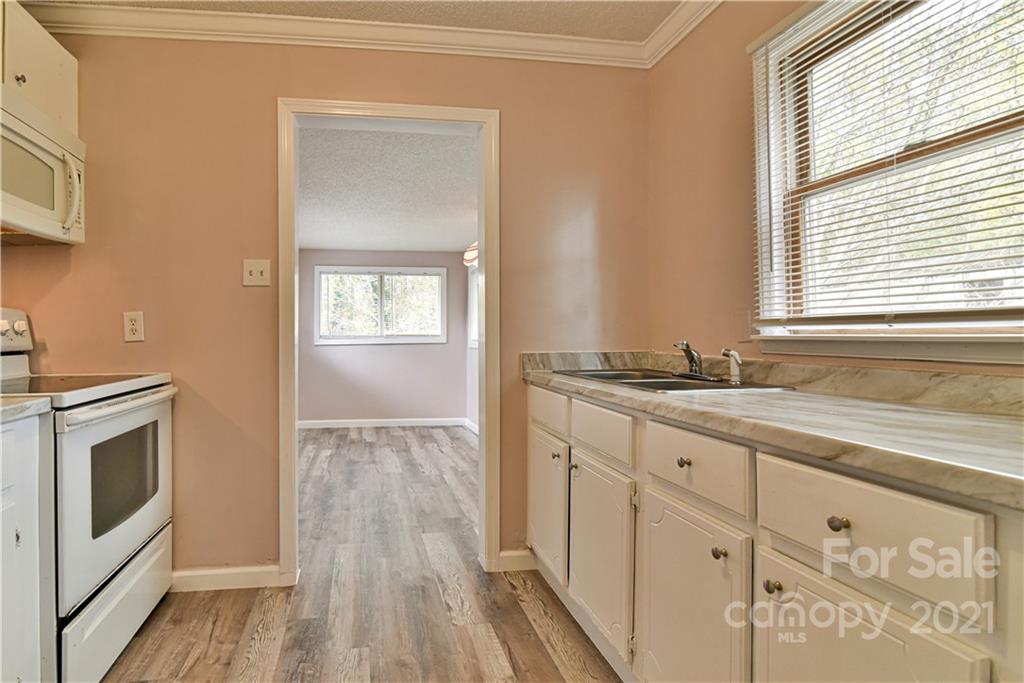 15 Myrtle Road Swannanoa, NC 28778 - Photo 7 of 26 Gallery Image 7
