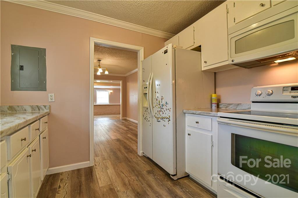 15 Myrtle Road Swannanoa, NC 28778 - Photo 9 of 26 Gallery Image 9