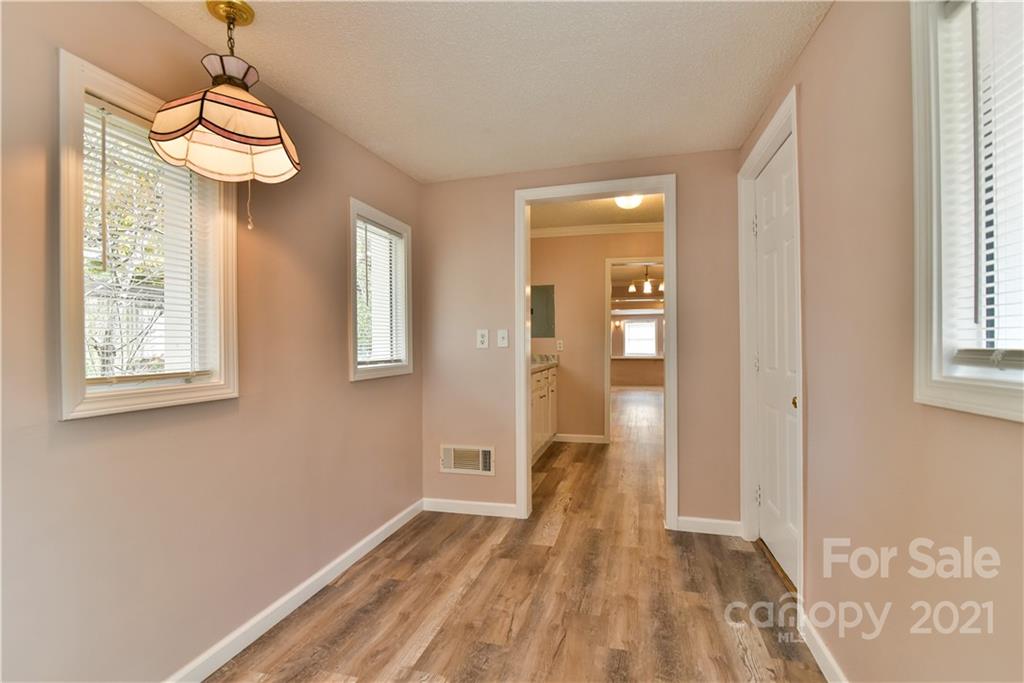 15 Myrtle Road Swannanoa, NC 28778 - Photo 10 of 26 Gallery Image 10