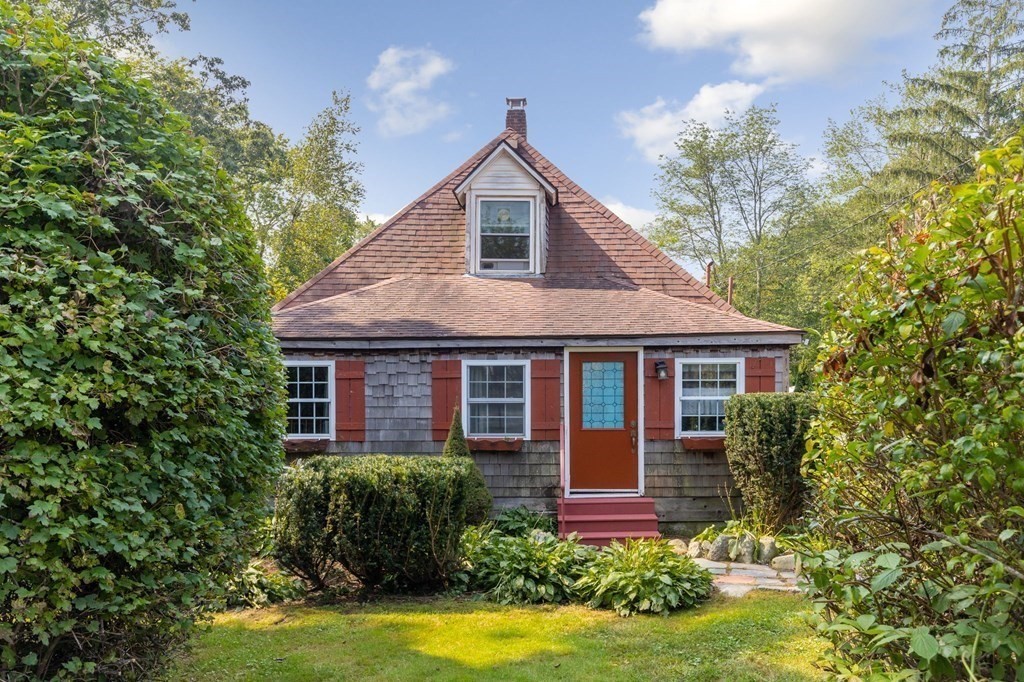 122 Trenton Road Dedham, MA 02026 - Photo 2 of 30 Gallery Image 2