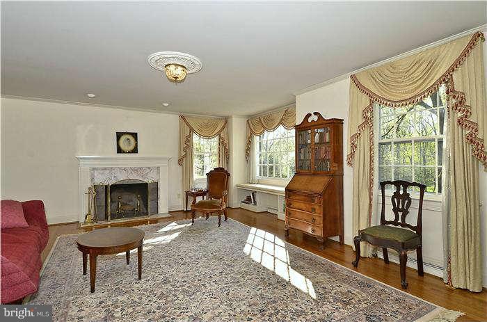 2114 Wiltonwood Road Stevenson, MD 21153 - Photo 6 of 28 Living Room