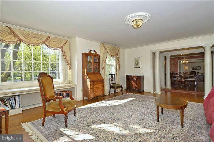 2114 Wiltonwood Road Stevenson, MD 21153 - Photo 7 of 28 Living Room