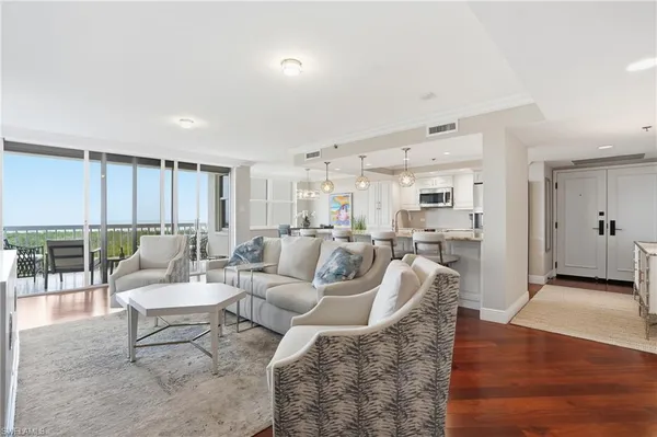 $1,299,000 | 6585 Nicholas Boulevard, Unit 902, Naples, FL 34108