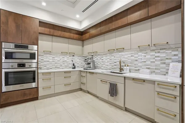 $1,299,000 | 6585 Nicholas Boulevard, Unit 902, Naples, FL 34108