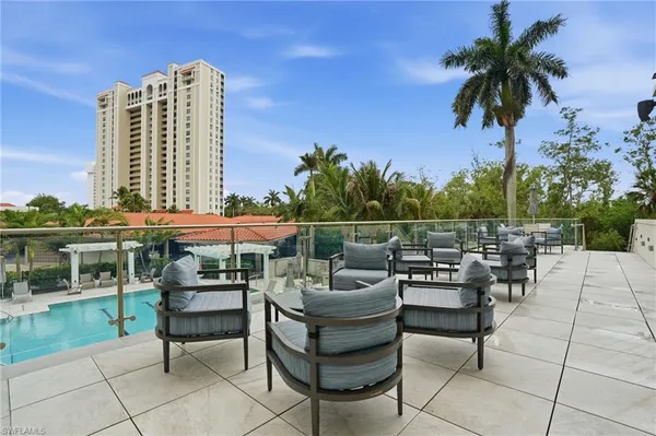 $1,299,000 | 6585 Nicholas Boulevard, Unit 902, Naples, FL 34108