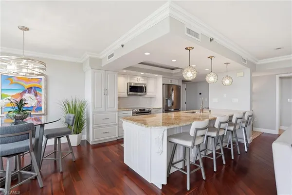 $1,299,000 | 6585 Nicholas Boulevard, Unit 902, Naples, FL 34108