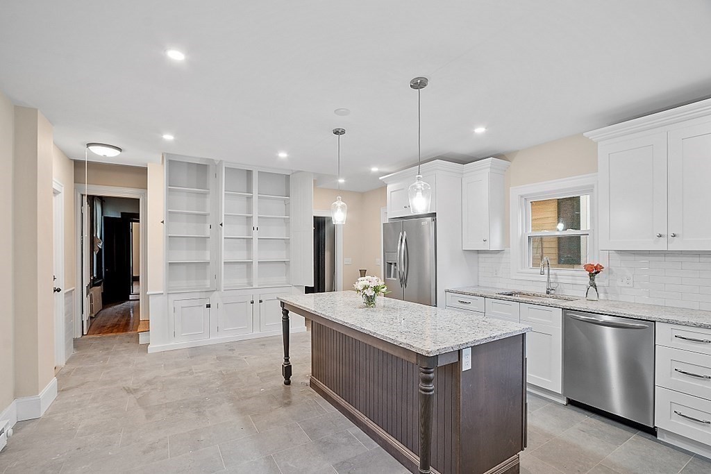 42 Highland Street, Unit 2 Lowell, MA 01852 - Photo 3 of 26