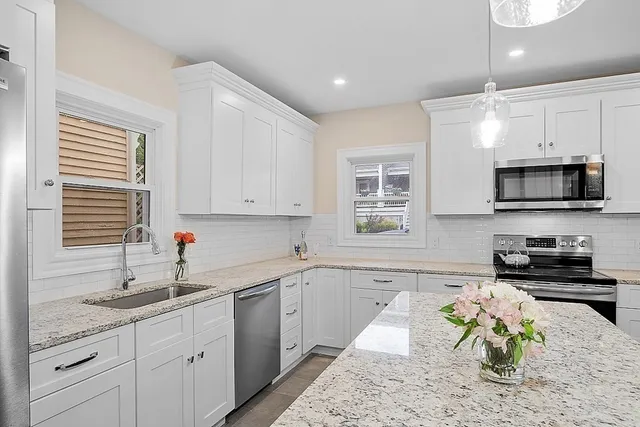 $3,400 | 42 Highland Street, Unit 2, Lowell, MA 01852