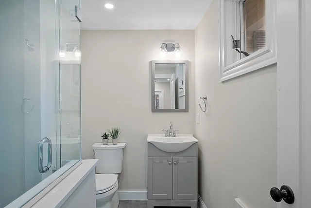 $3,400 | 42 Highland Street, Unit 2, Lowell, MA 01852