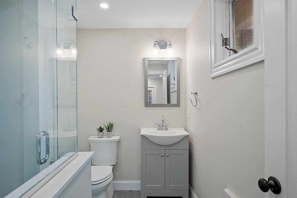 42 Highland Street, Unit 2 Lowell, MA 01852 - Photo 10 of 26