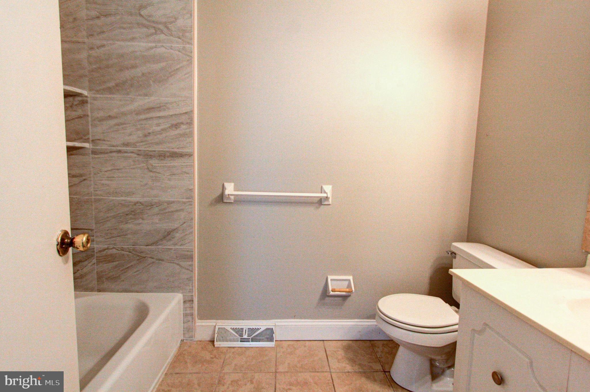 202 Grant Road Lansdale, PA 19446 - Photo 16 of 38 Master bathroom