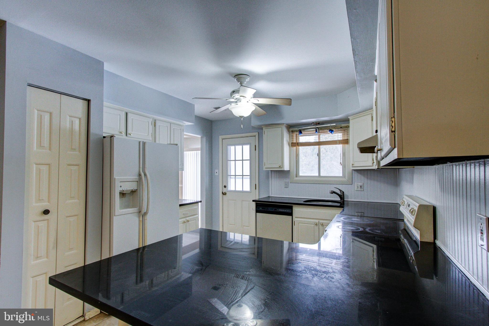 202 Grant Road Lansdale, PA 19446 - Photo 10 of 38 Kitchen island