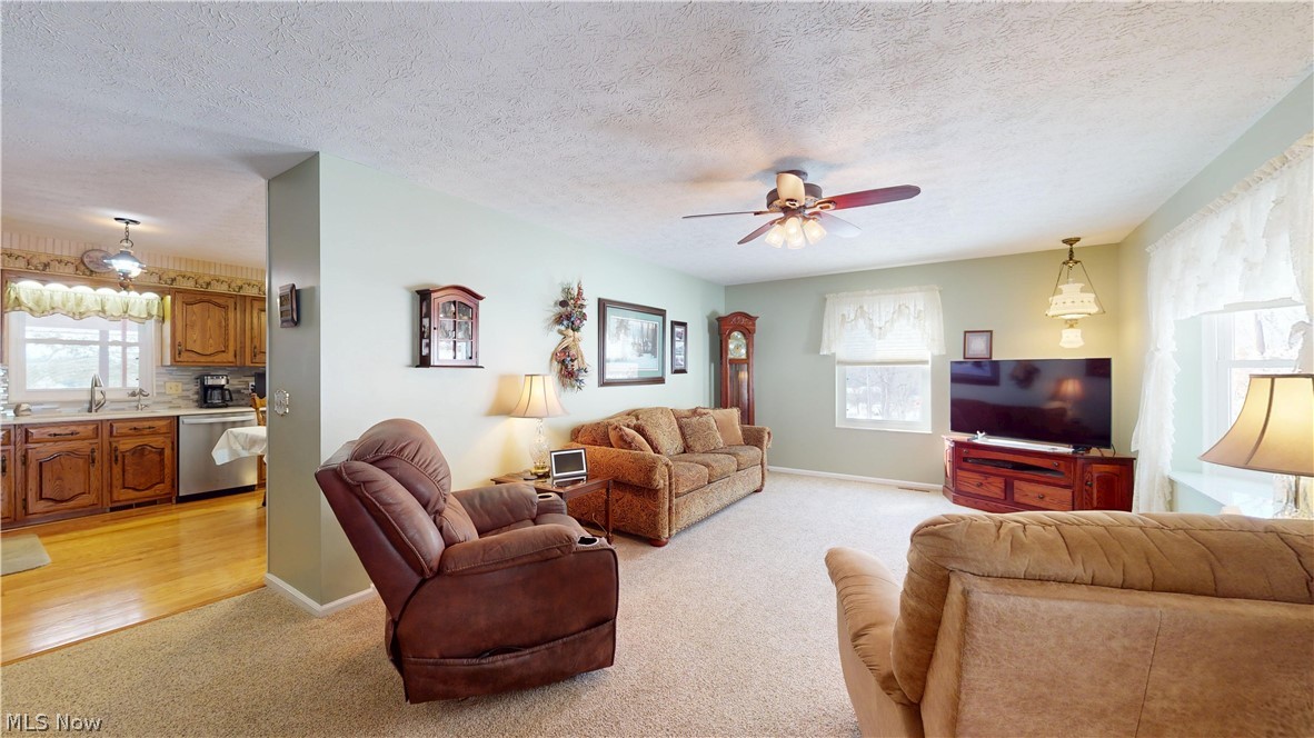 976 Braun Road Belpre, OH 45714 - Photo 10 of 48 LARGE ENTRY TO KITCHEN FROM LIVING ROOM