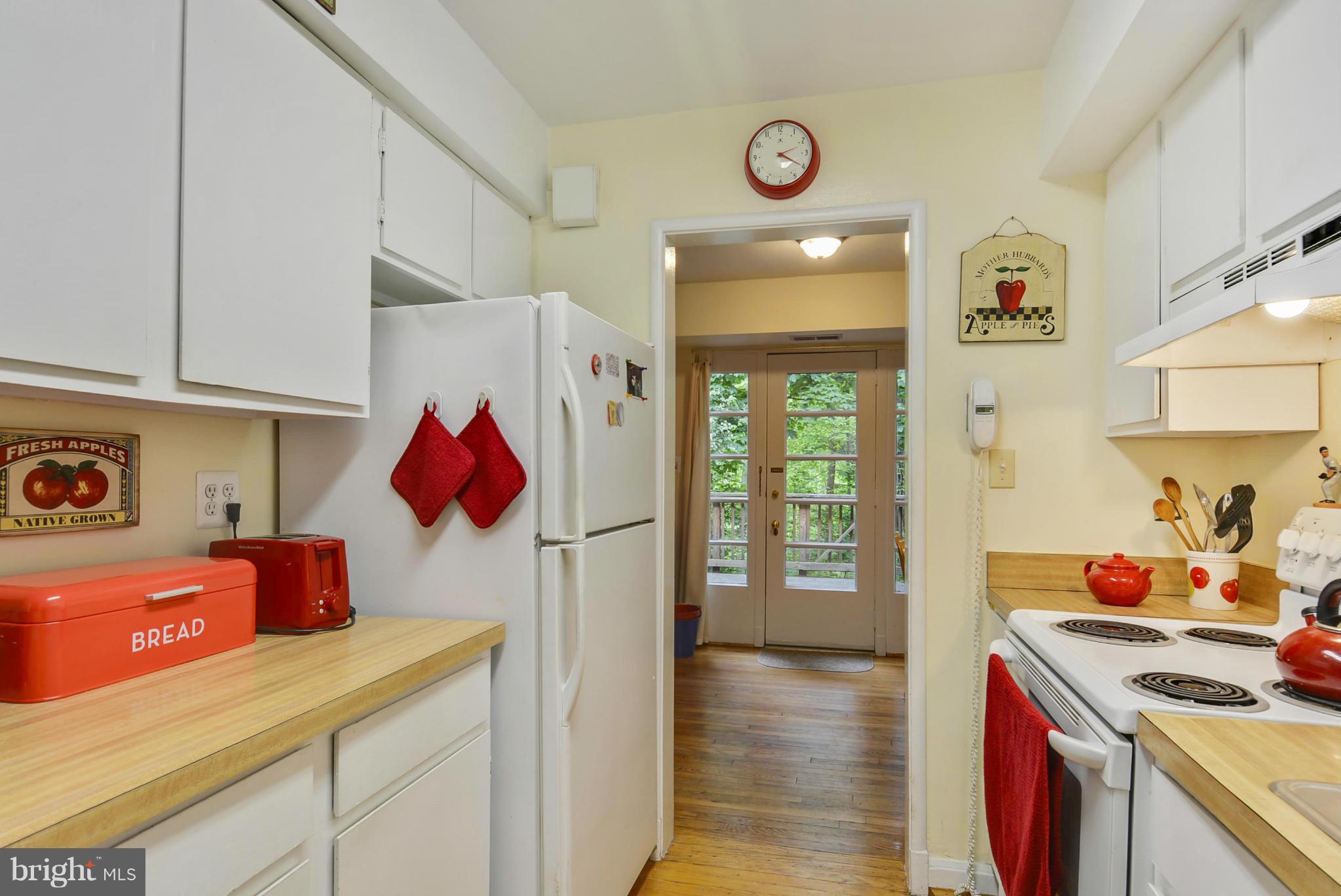 8507 Bradford Road, Unit 52 Silver Spring, MD 20901 - Photo 8 of 21 Kitchen