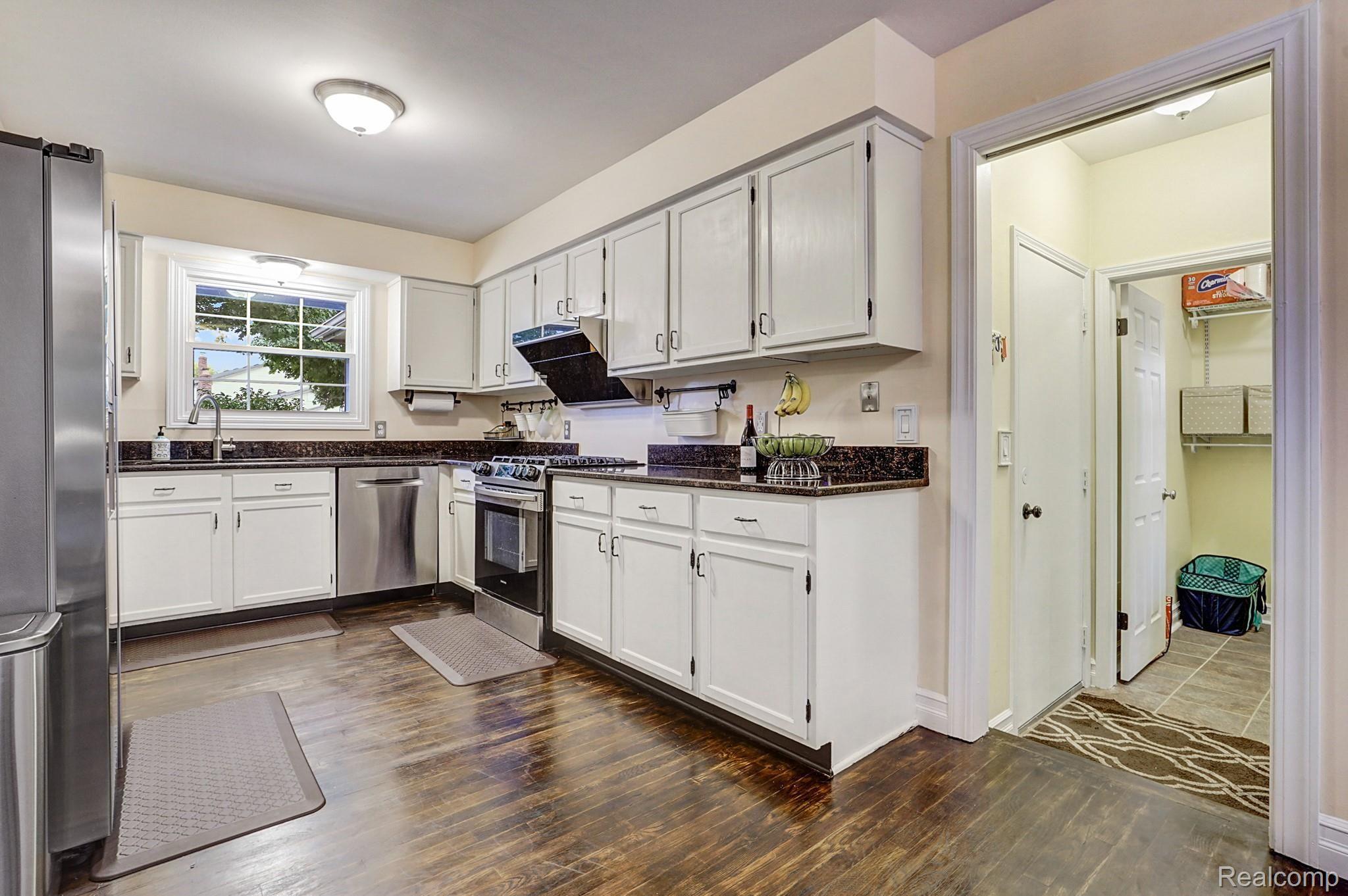 1440 Fawn Court Rochester, MI 48309 - Photo 9 of 24 dsc02604-dsc02606.jpg