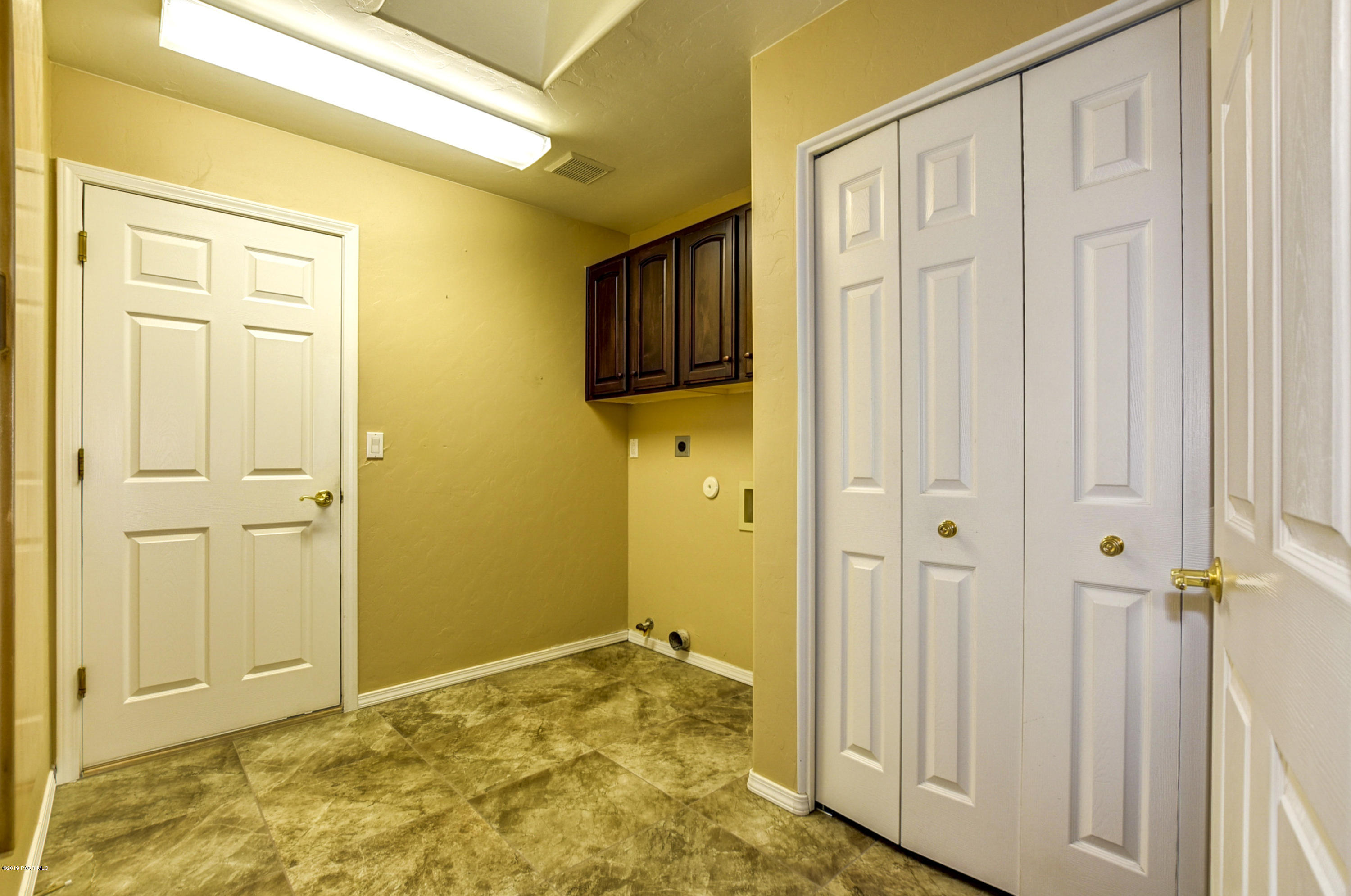 1193 West Timber Ridge Road Prescott, AZ 86303 - Photo 24 of 34 Laundry