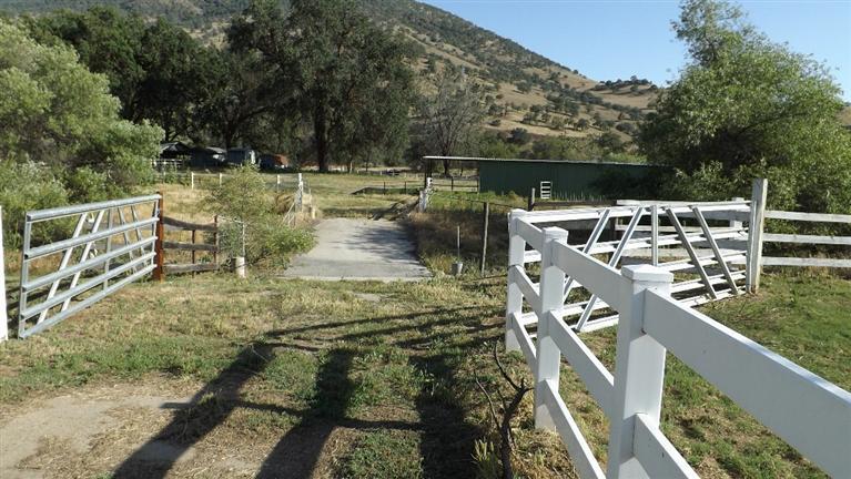 25833 East Trimmer Springs Road Sanger, CA 93657 - Photo 2 of 3 Gallery Image 2