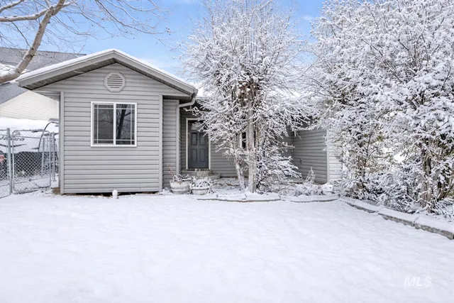 $329,900 | 1309 Lauren Lane, Filer, ID 83328