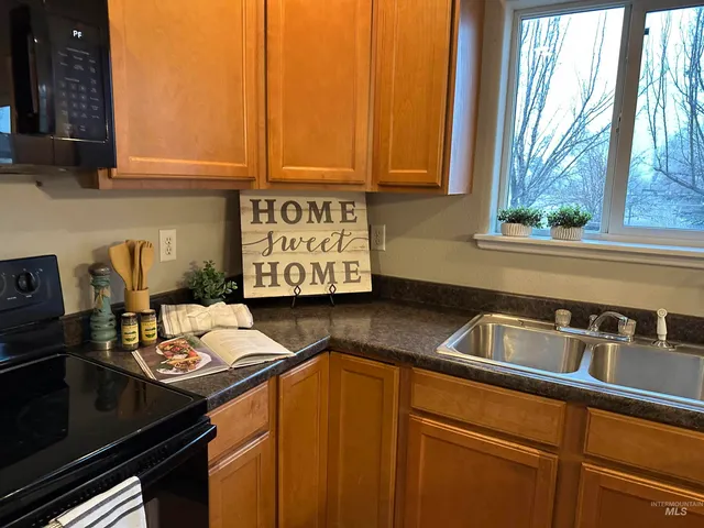 $329,900 | 1309 Lauren Lane, Filer, ID 83328