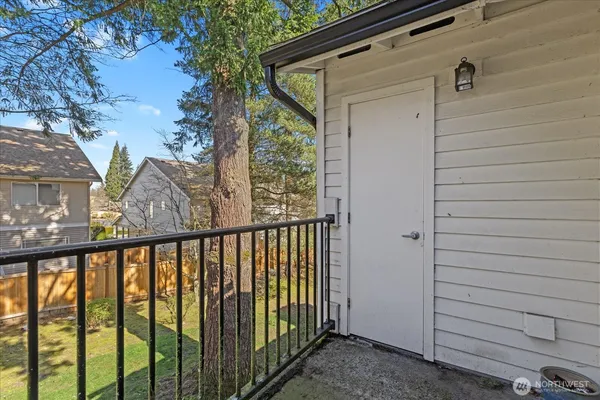 $285,000 | 15415 35th Avenue West, Unit C301, Lynnwood, WA 98087
