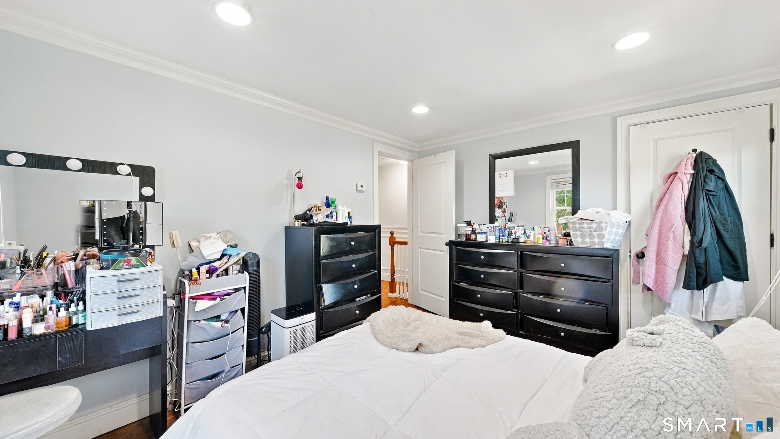210 Sylvan Knoll Road Stamford, CT 06902 - Photo 20 of 29 Upper Level Spacious Primary Bedroom
