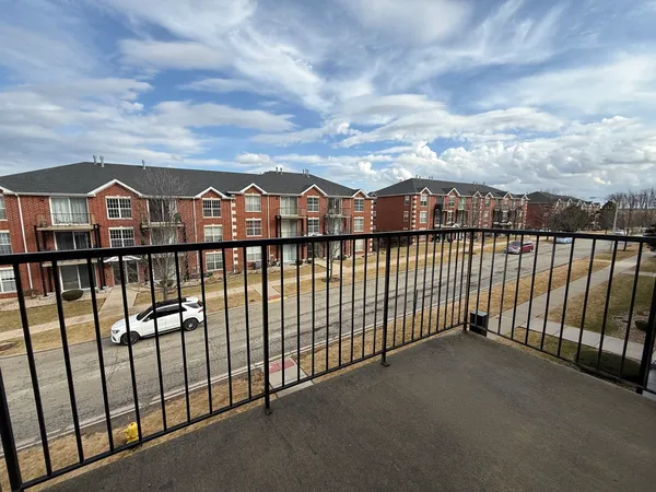 $2,400 | 16600 Liberty Circle, Unit 3S, Orland Park, IL 60467