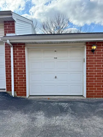 $2,400 | 16600 Liberty Circle, Unit 3S, Orland Park, IL 60467