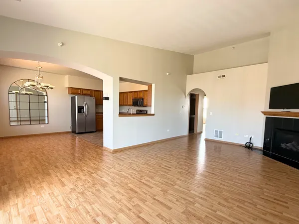 $2,400 | 16600 Liberty Circle, Unit 3S, Orland Park, IL 60467