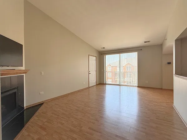 $2,400 | 16600 Liberty Circle, Unit 3S, Orland Park, IL 60467