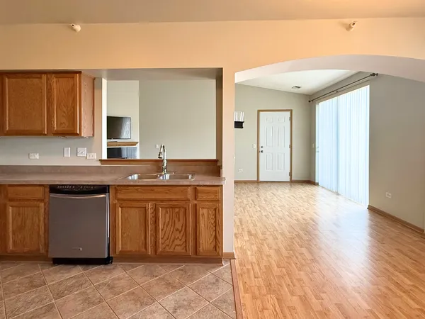 $2,400 | 16600 Liberty Circle, Unit 3S, Orland Park, IL 60467