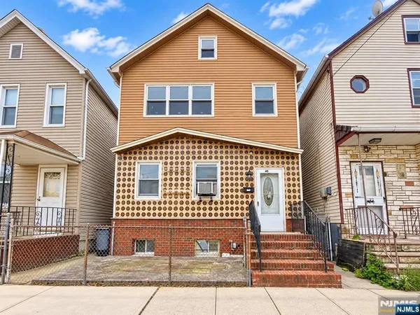 $2,400 | 40 Searing Avenue, Unit 1, Harrison, NJ 07029