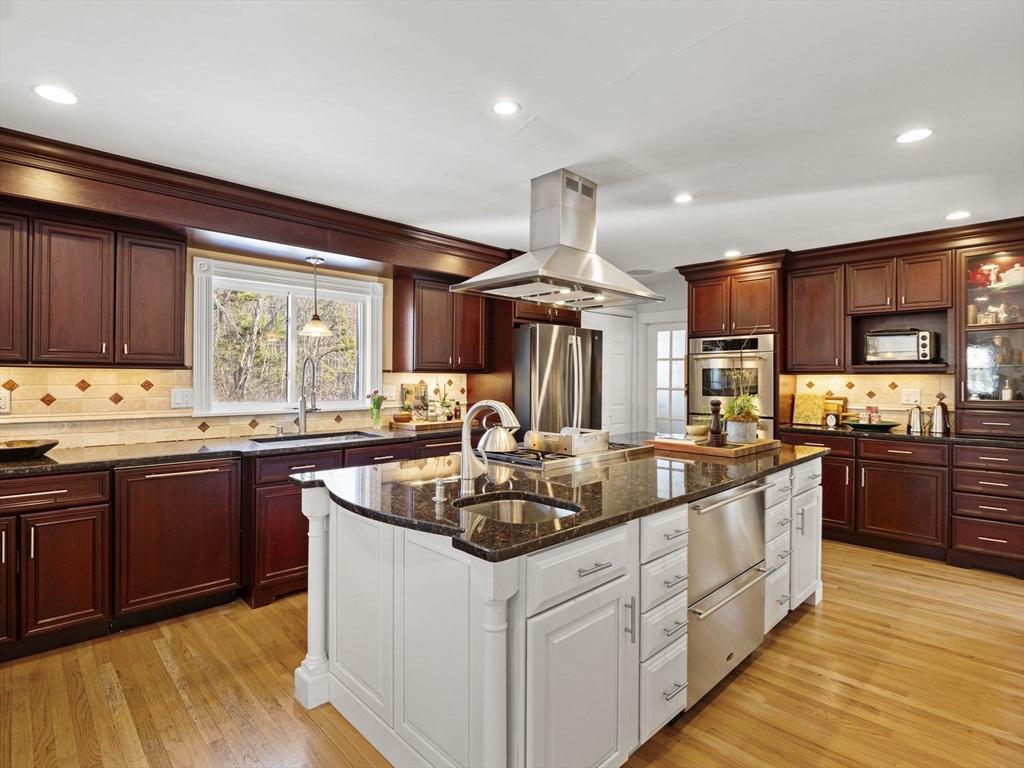 257 Chandler Road Andover, MA 01810 - Photo 3 of 41 Gallery Image 3