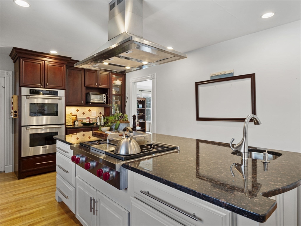 257 Chandler Road Andover, MA 01810 - Photo 4 of 41 Gallery Image 4
