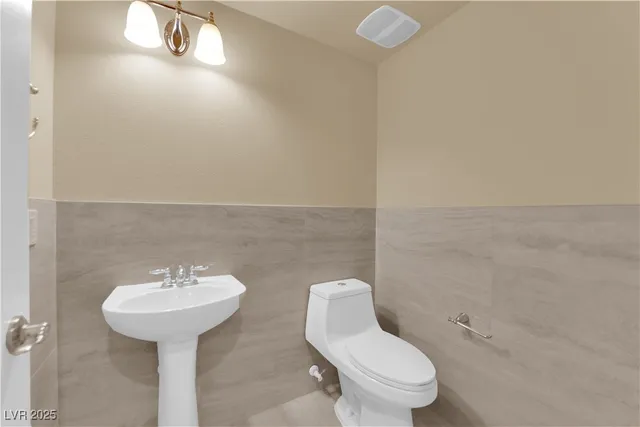 $2,563 | 1142 Sax Fifth Avenue, Henderson, NV 89052