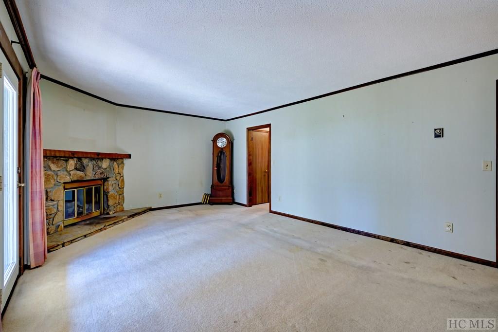 1341 Leonard Road, Unit 4 Highlands, NC 28741 - Photo 4 of 17 Gallery Image 4