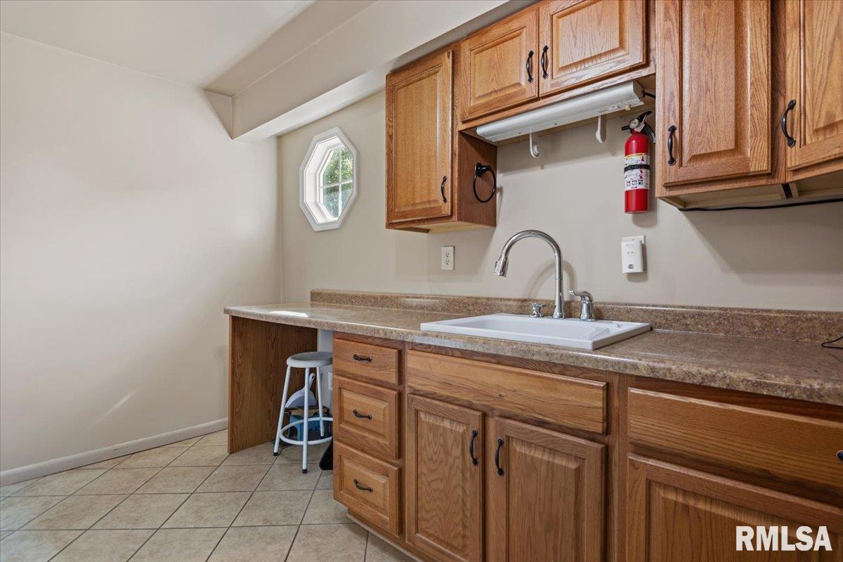 2390 Mound Road Jacksonville, IL 62650 - Photo 20 of 77 Gallery Image 20