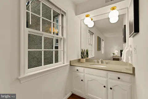 $995,000 | 4939 Crescent Street, Unit C18, Bethesda, MD 20816