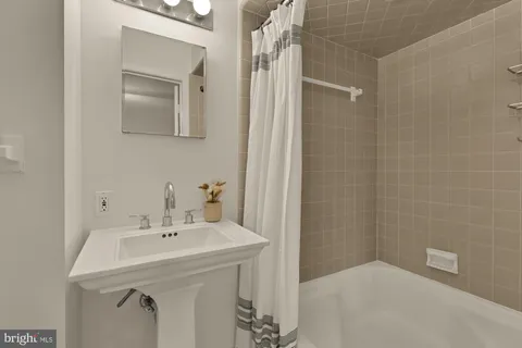 $995,000 | 4939 Crescent Street, Unit C18, Bethesda, MD 20816